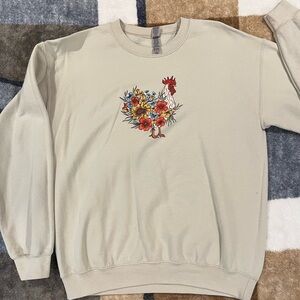 Cream/Tan Color Crewneck with Floral Rooster